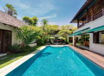 Villa Shinta Dewi Seminyak, Piscina